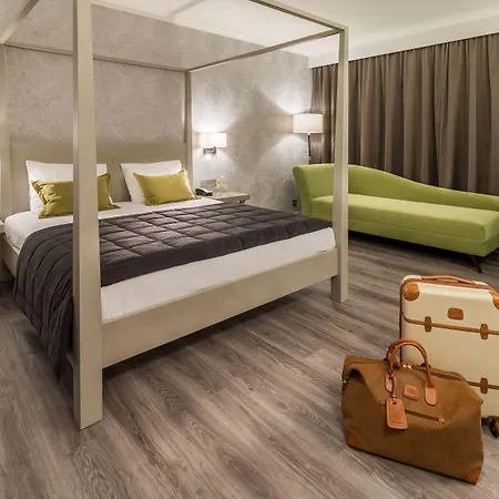 Martin's Chateau Du Genval