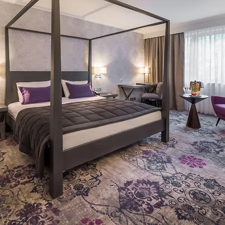 Martin's Chateau Du Hotel