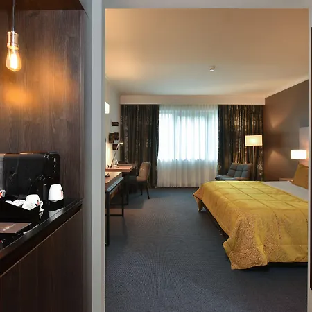 호텔 Martin's Chateau Du 5*